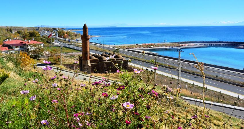 Uçaklı Van Doğubeyazıt Bitlis Hizan Bahçesaray Turu