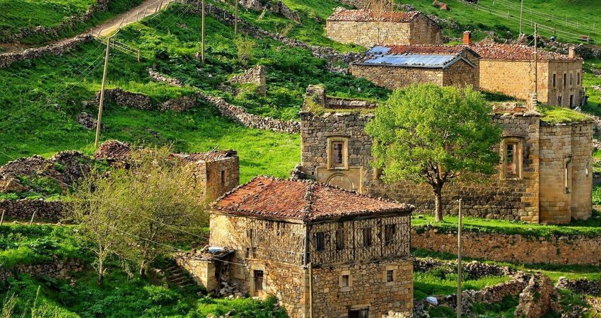 İstanbul Çıkışlı Uçaklı Baksı Müzesi Santa Harabeleri Bayburt Gümüşhane Turu