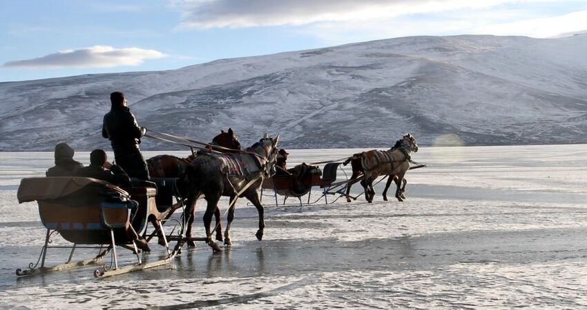 Yılbaşı Özel Turistik Doğu Ekspresi ile Kars Turu (Uçak Gidiş - Tren Dönüş)