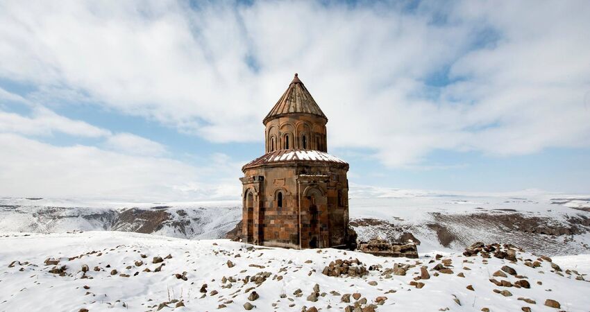 Turistik Doğu Ekspresi ile Van Doğubayazıt Kars Turu (Uçak gidiş - Tren Dönüş)