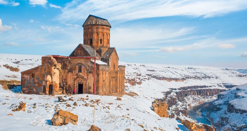 Turistik Doğu Ekspresi ile Van Doğubayazıt Kars Turu (Uçak gidiş - Tren Dönüş)