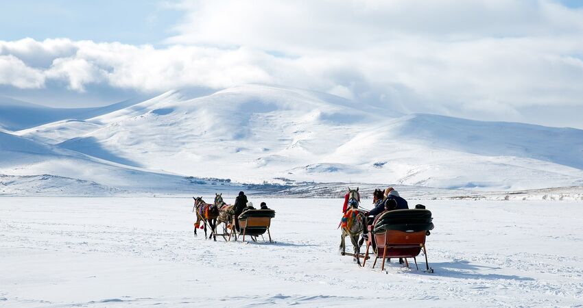 Turistik Doğu Ekspresi ile Van Doğubayazıt Kars Turu (Uçak gidiş - Tren Dönüş)