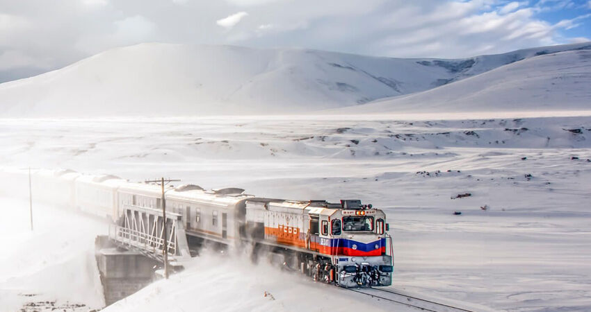 Turistik Doğu Ekspresi ile Van Doğubayazıt Kars Turu (Uçak gidiş - Tren Dönüş)