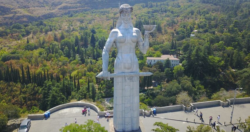 Ankara Çıkışlı Yılbaşı Özel Uçaklı Tiflis Batum Turu