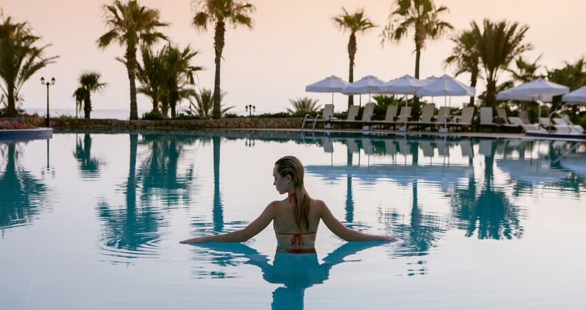Kıbrıs Tatili - 5* Acapulco Resort Convention Spa