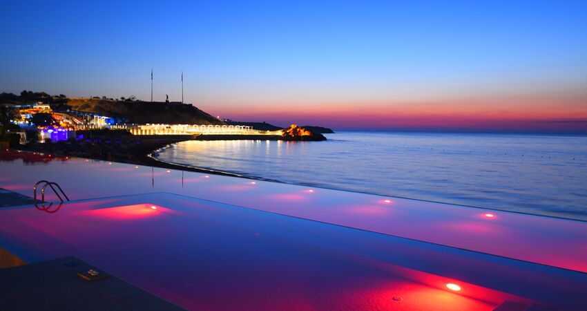Kıbrıs Tatili - 5* Acapulco Resort Convention Spa