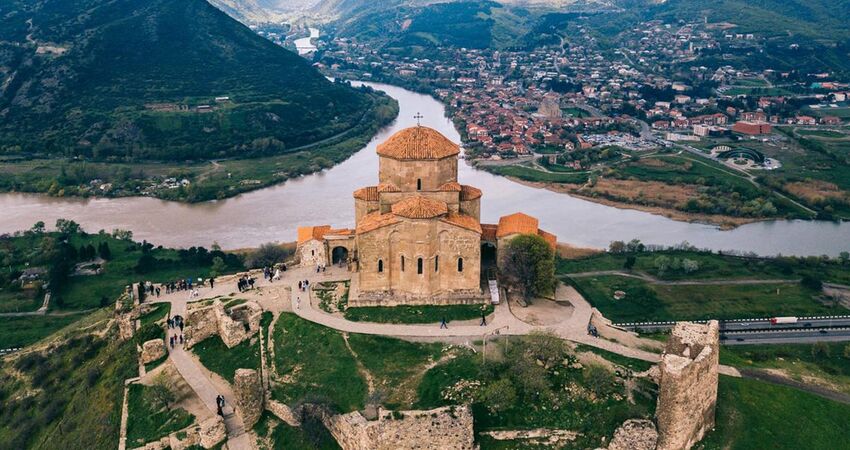Ankara Çıkışlı Uçaklı Kars Borjomi Tiflis Batum Turu 