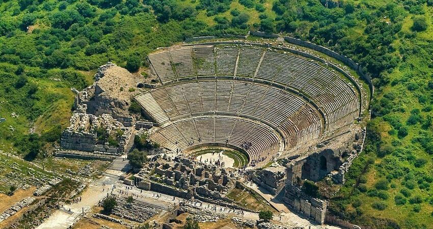 Ankara Çıkışlı Efes'de Bir Gece Urla'da Bağ Bozumu Turu