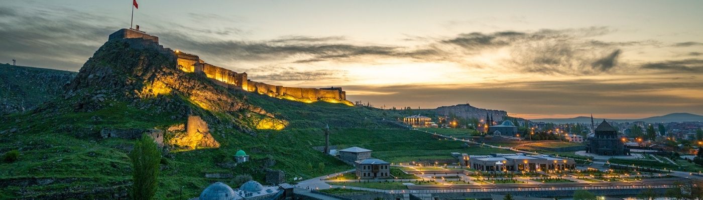 İstanbul Çıkışlı Yataklı Tren İle Van Kars Erzurum Turu Uçak Gidiş-Tren Dönüş
