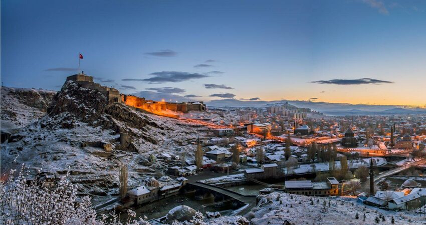 Yataklı Tren İle Van Kars Erzurum Turu (Uçak Gidiş – Tren Dönüş)