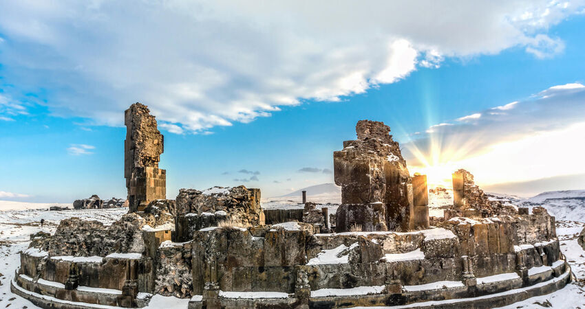 İstanbul Çıkışlı Turistik Doğu Ekspresi Kars Turu (Uçak Gidiş - Tren Dönüş)
